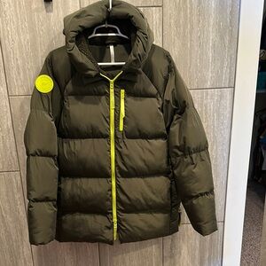 FABLETICS VOYAGER WOMENS Olive Green Puffer Jacket with Neon Accents